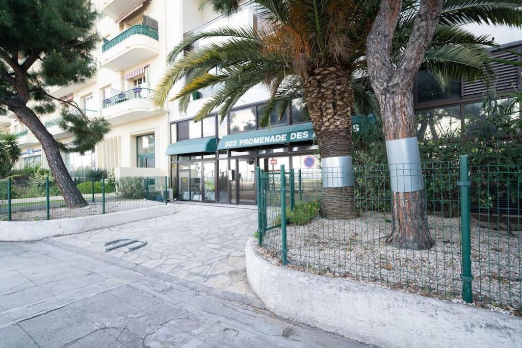 La Prom - A Two Bedroom Apartment With A Sea View 니스 외부 사진