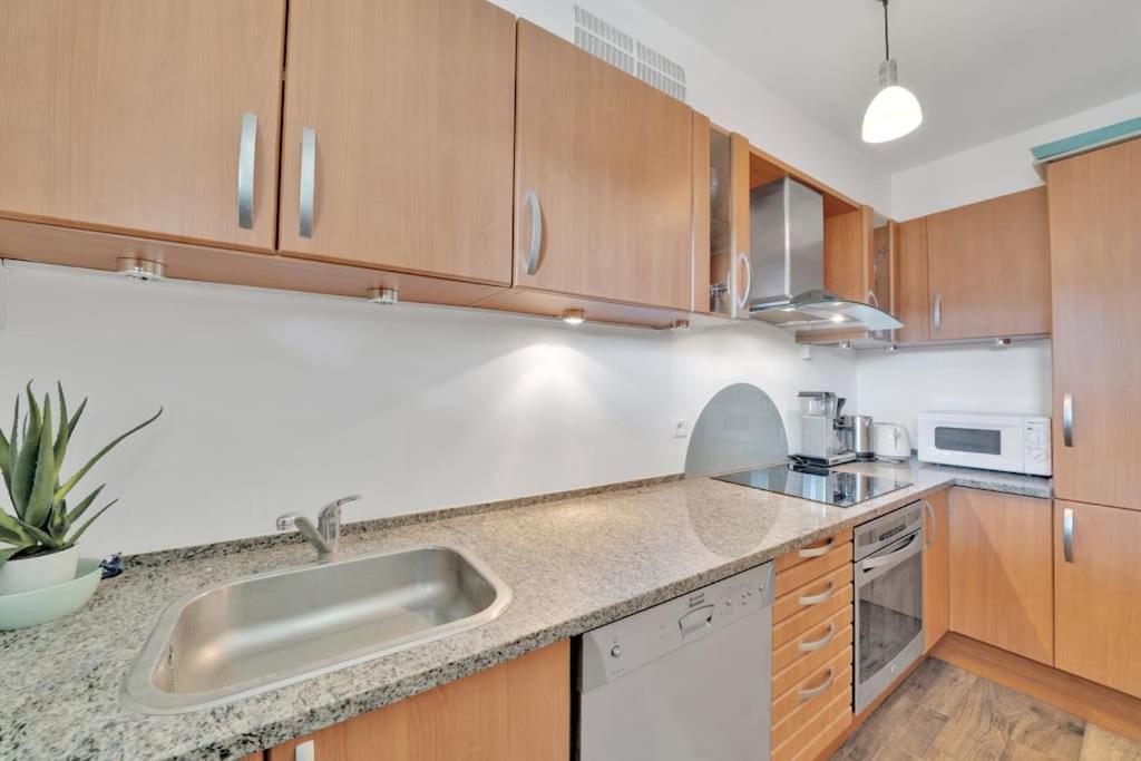La Prom - A Two Bedroom Apartment With A Sea View 니스 외부 사진